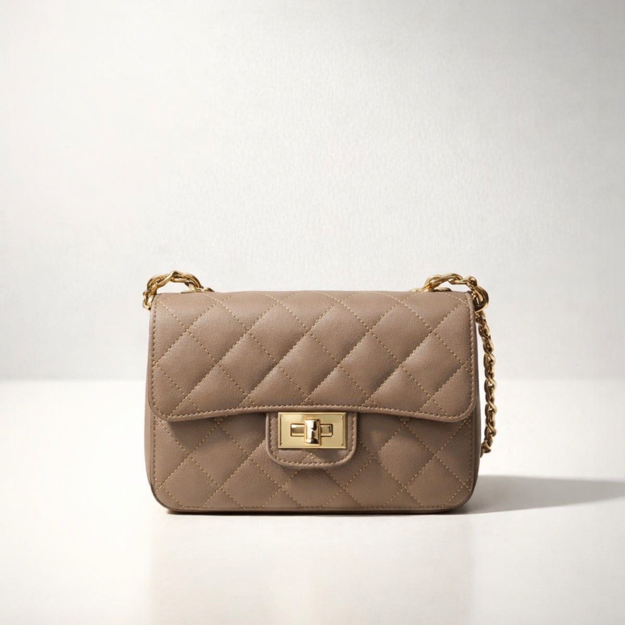 GIULIA BAG – Borsa a Tracolla in Vera Pelle Trapuntata con Catena Oro