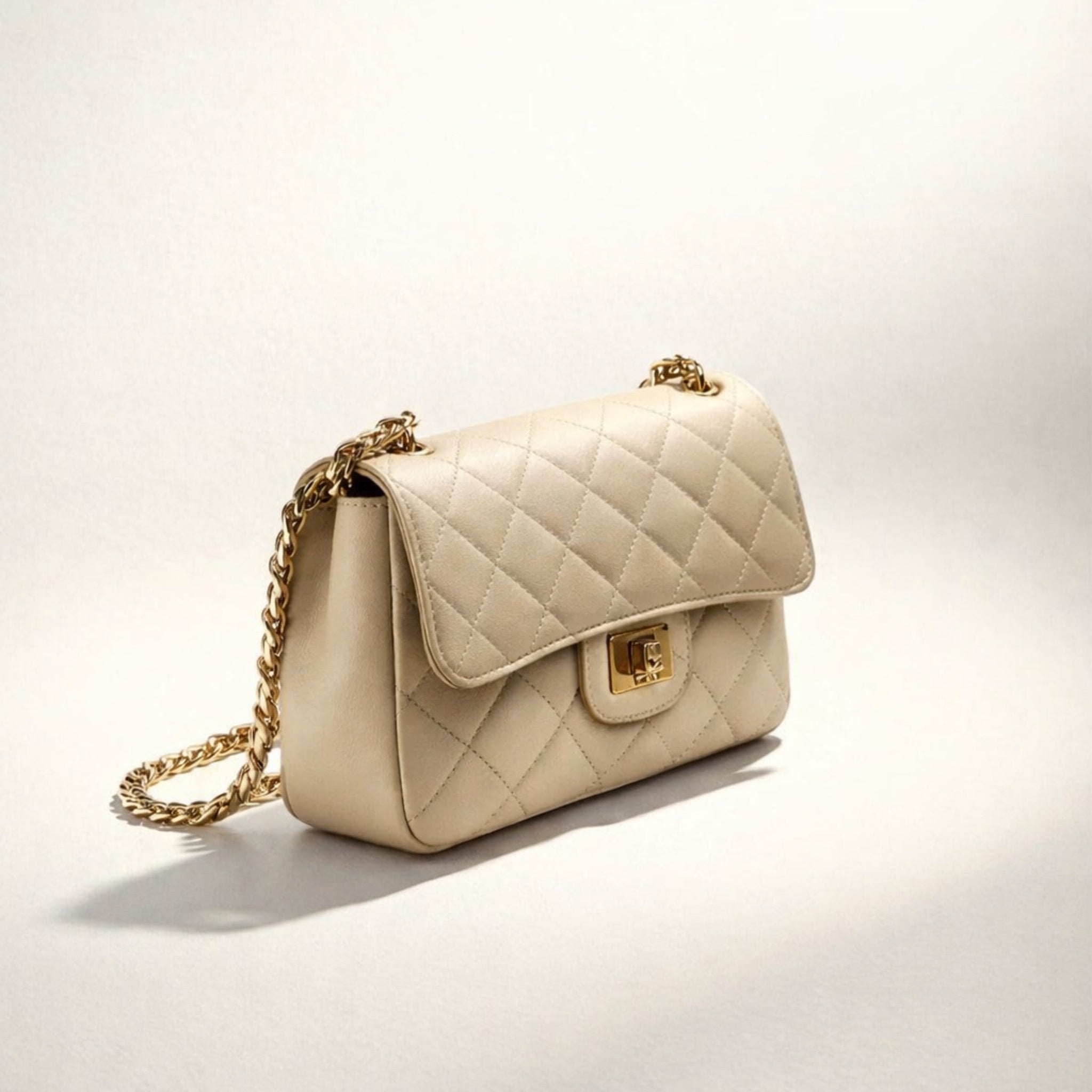 GIULIA BAG – Borsa a Tracolla in Vera Pelle Trapuntata con Catena Oro