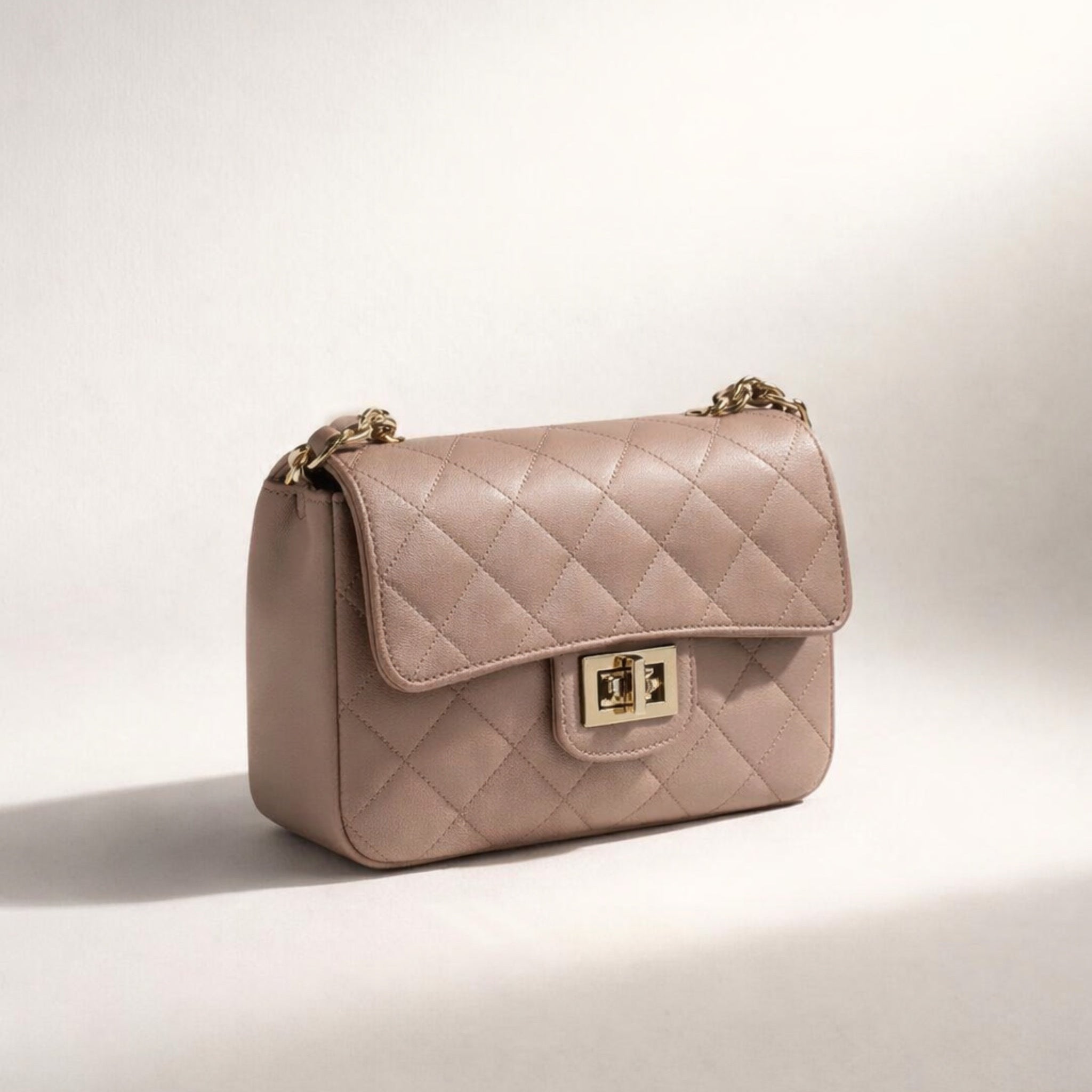 GIULIA BAG – Borsa a Tracolla in Vera Pelle Trapuntata con Catena Oro