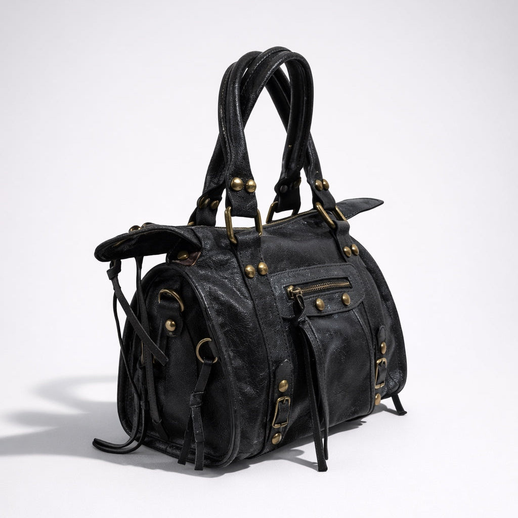 CLAUDIA BAG PICCOLA NERA – Borsa in Vera Pelle Vintage con Borchie e Dettagli Oro
