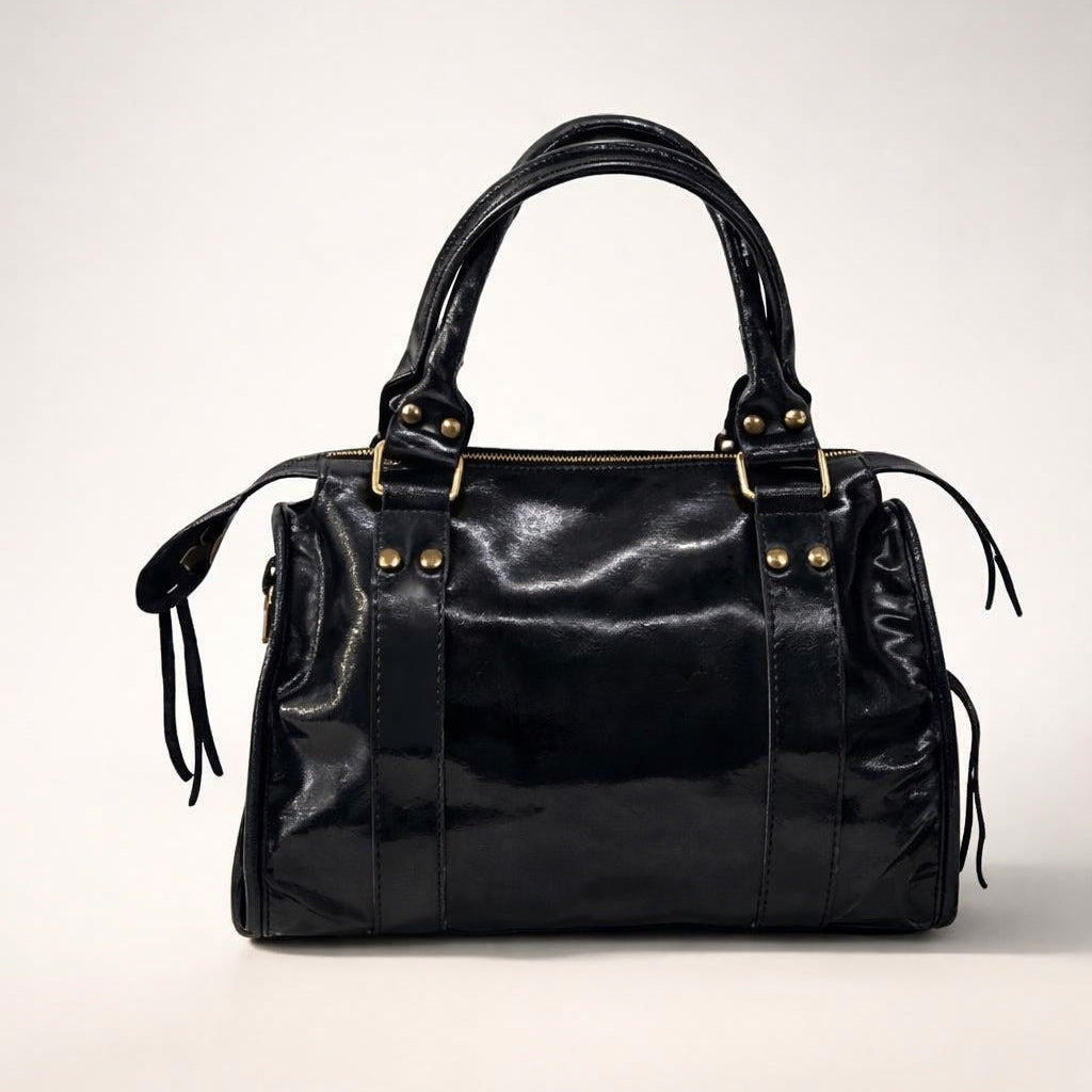 CLAUDIA BAG MEDIA NERA– Borsa in Vera Pelle Vintage con Borchie e Dettagli Oro